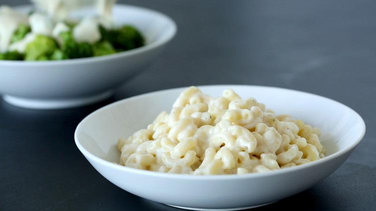 white cheese sauce for mac and cheese